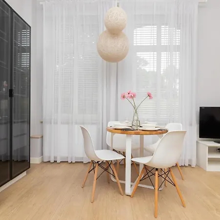 Daire Centre With A Mezzanine By Renters *