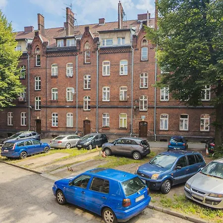 Centre With A Mezzanine By Renters