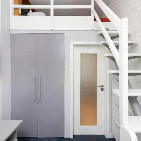 Centre With A Mezzanine By Renters * Gdansk