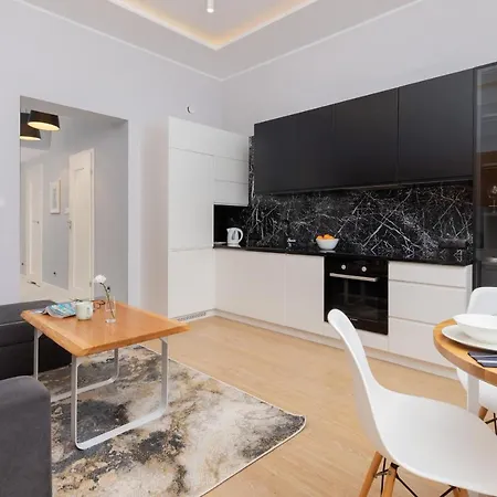 Centre With A Mezzanine By Renters *